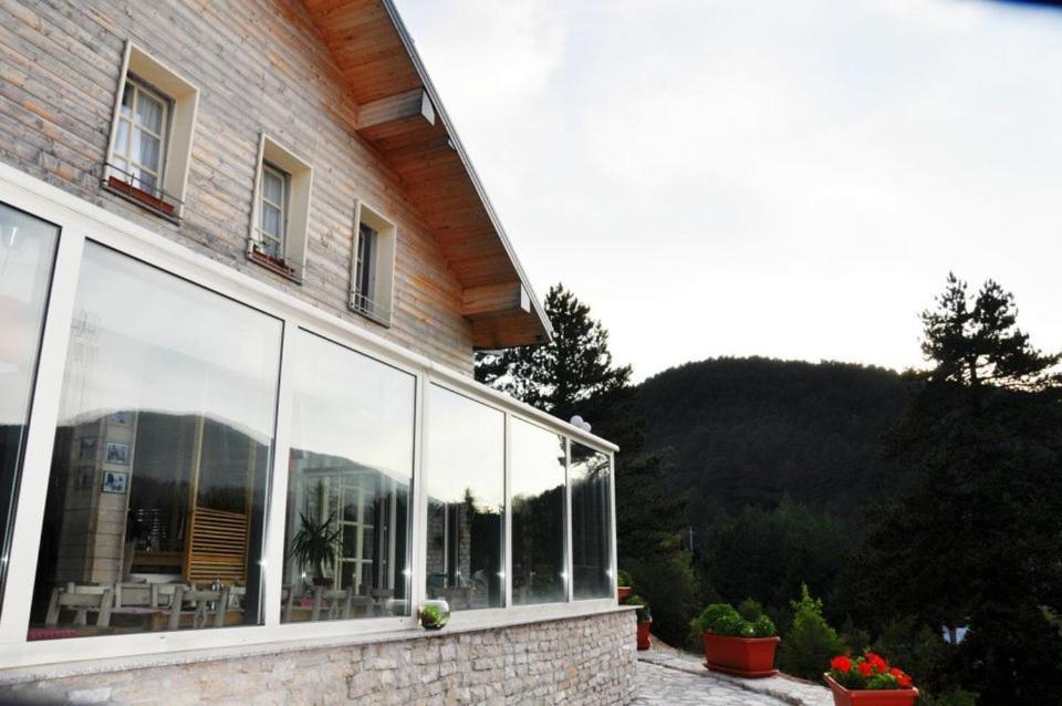 Hotel Snjezna Kuca - Nature Park Of Bosnia Herzegovina Mostar Exterior foto